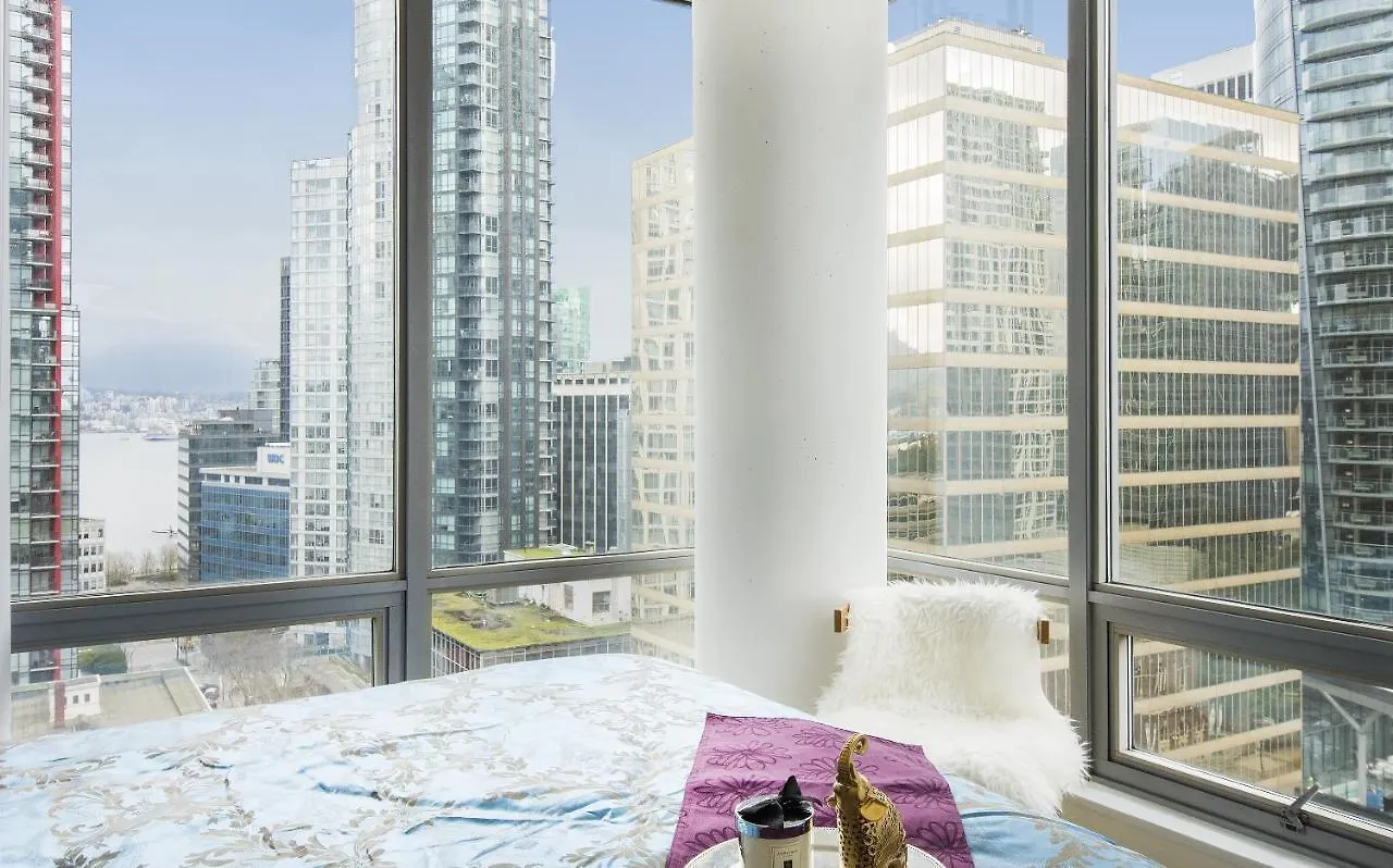 Chic 2-Bedroom In Central Downtown With Stunning Water Views Vancouver