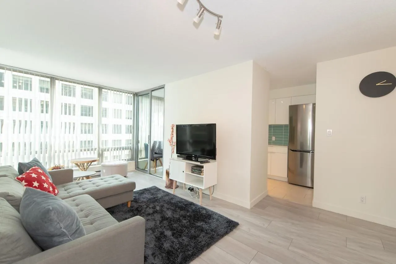 Chic 2-Bedroom In Central Downtown With Stunning Water Views Vancouver