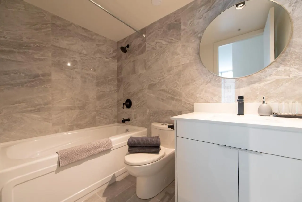 Chic 2-Bedroom In Central Downtown With Stunning Water Views Vancouver 0*,