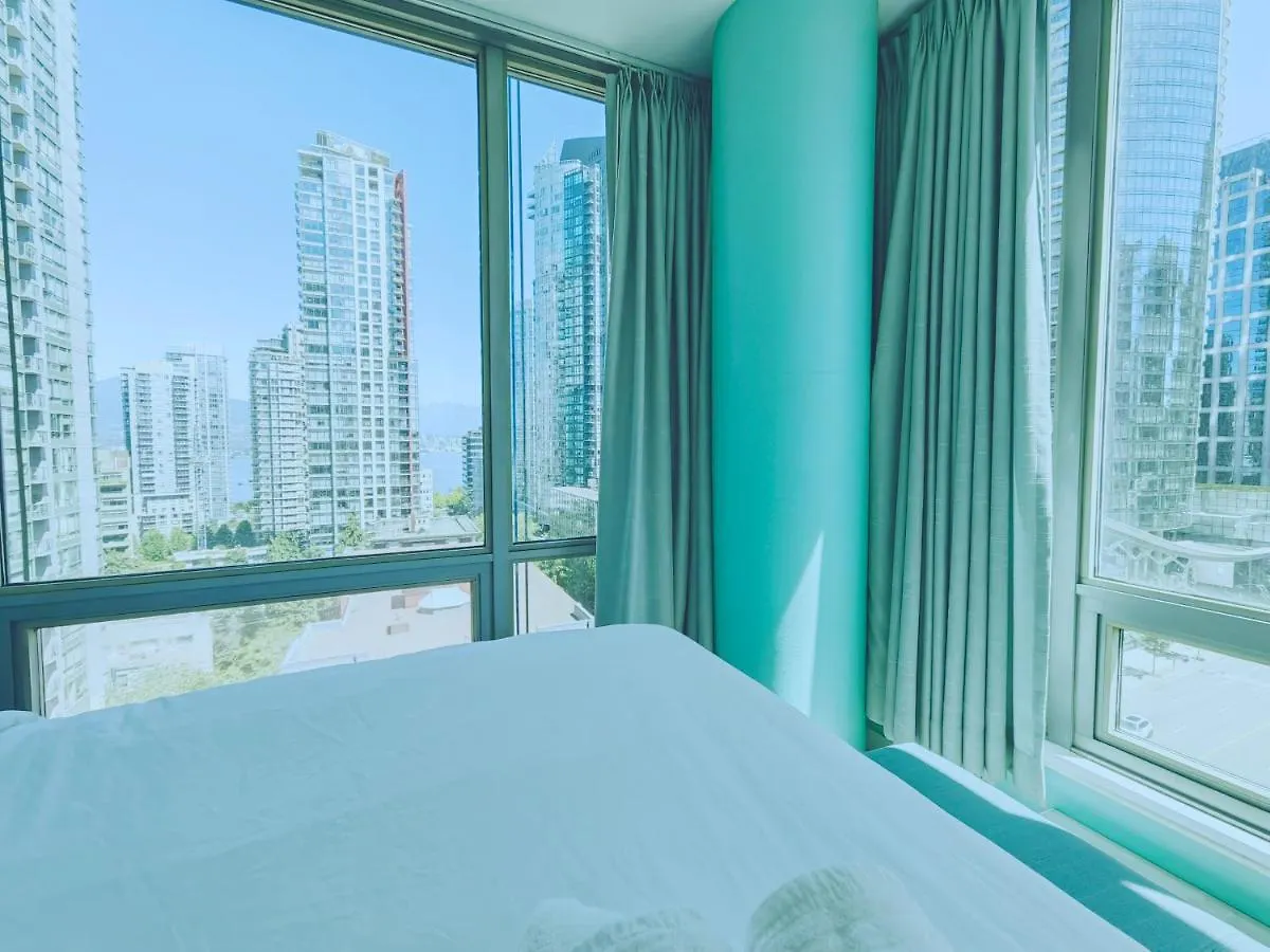 Chic 2-Bedroom In Central Downtown With Stunning Water Views バンクーバー カナダ